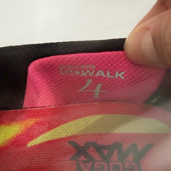 Skechers Goga Max Slip on Sneakers Soft Size 6 - Picture 9 of 10